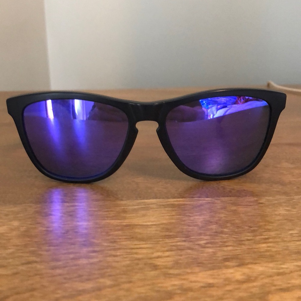 Oakley wayfarer sunglasses